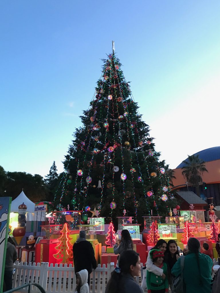 【サンノゼ】ツリーも遊園地も楽しめる大規模なクリスマスイベント ＃Christmas In The Park SF CLIP